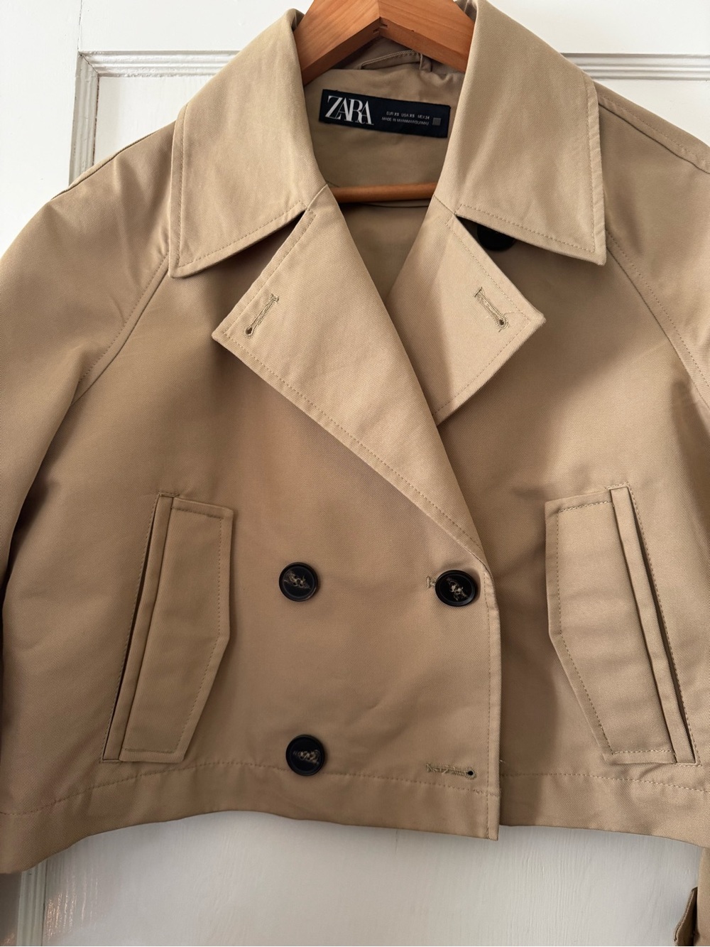 NWOT Zara Cropped Double-Breasted Trench Coat in Beige - Picture 2 of 5